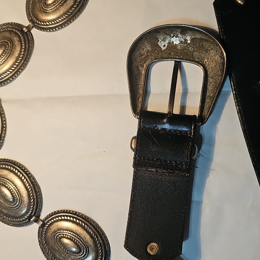 Elegant Black and Gold Women's Belt - Picture 5 of 10
